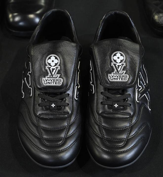 运动鞋即将上市、adidas 带来亚马尔首款签名足球鞋千亿国际网站每周鞋报：LV Footprint 足球(图1)
