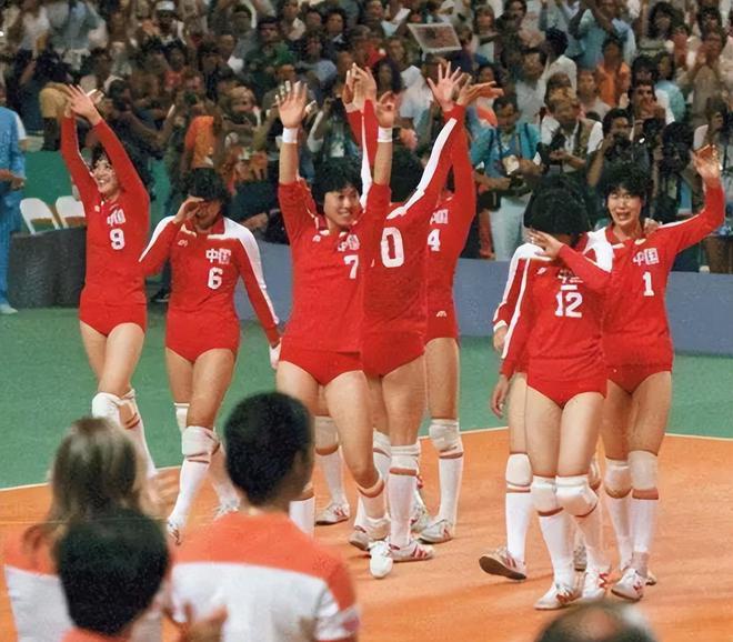 神坛的4个国产运动鞋看谁还在跟风？qy千亿球友会曾被吹上天如今却跌落(图14)