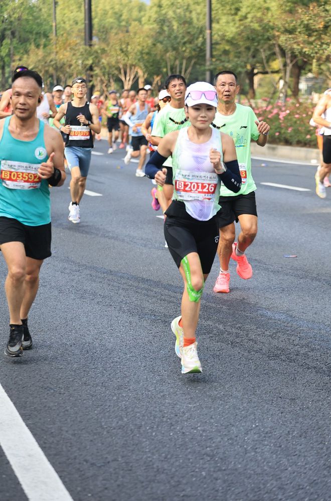 选手跑鞋统计报告马孔多强势晋级国货前三千亿国际网站“极度配速”发布杭马破三(图5)