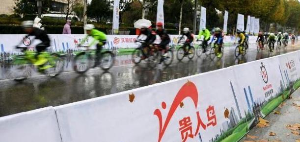 笑柄的4个国产运动鞋看谁还在乱跟风？千亿球友会网站曾红极一时如今却沦为(图5)