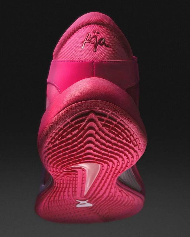 」突然发布！搭载「全新缓震科技」！qy球友会体育Nike「巨星签名鞋(图5)