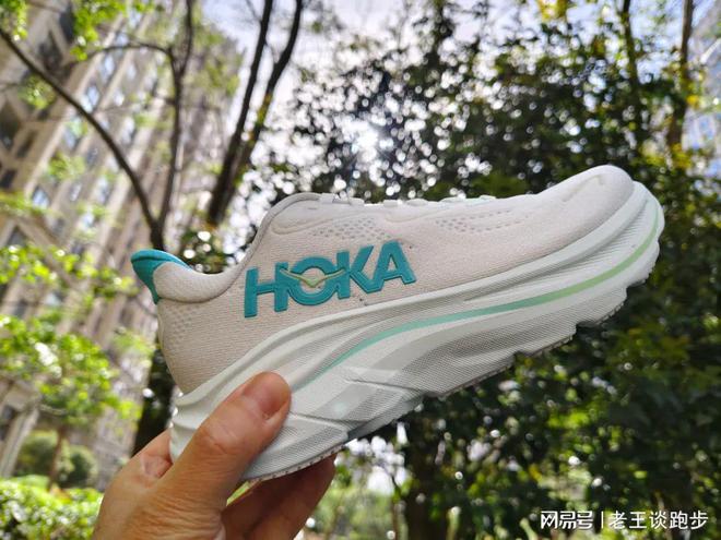 10：恰到好处的卓越跑鞋HOKA CLIFTON(图3)