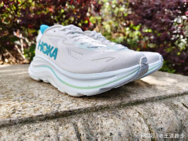 10：恰到好处的卓越跑鞋HOKA CLIFTON(图14)