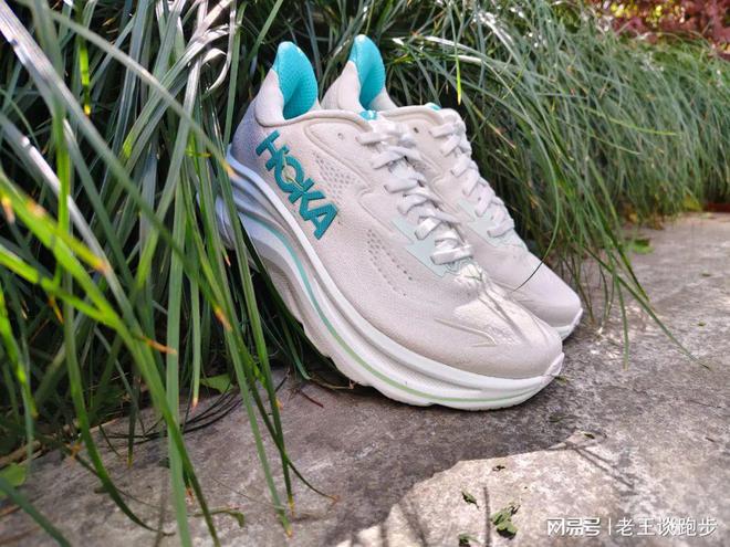 10：恰到好处的卓越跑鞋HOKA CLIFTON(图19)