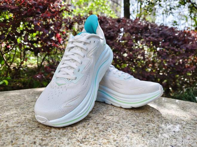 10：恰到好处的卓越跑鞋HOKA CLIFTON(图22)